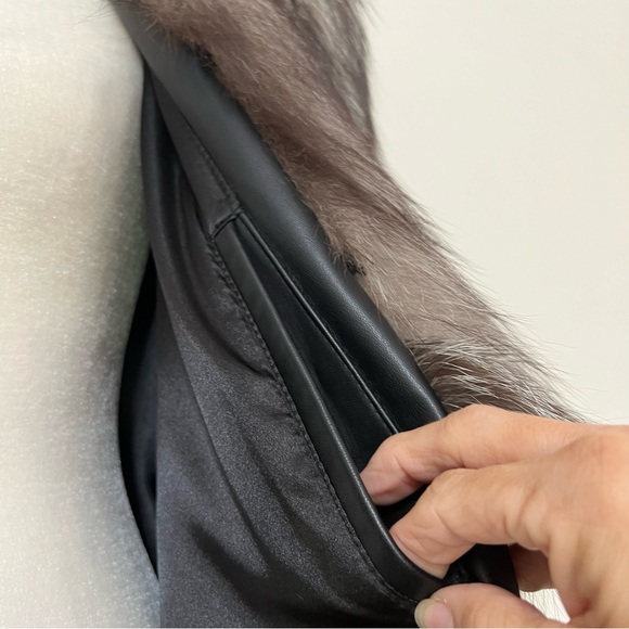 Long Leather Coat w/Sheepskin Collar - Picture 11 of 16